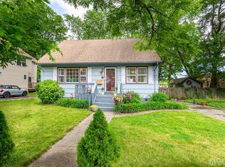 8 Linsley Pl, Metuchen, NJ 08840