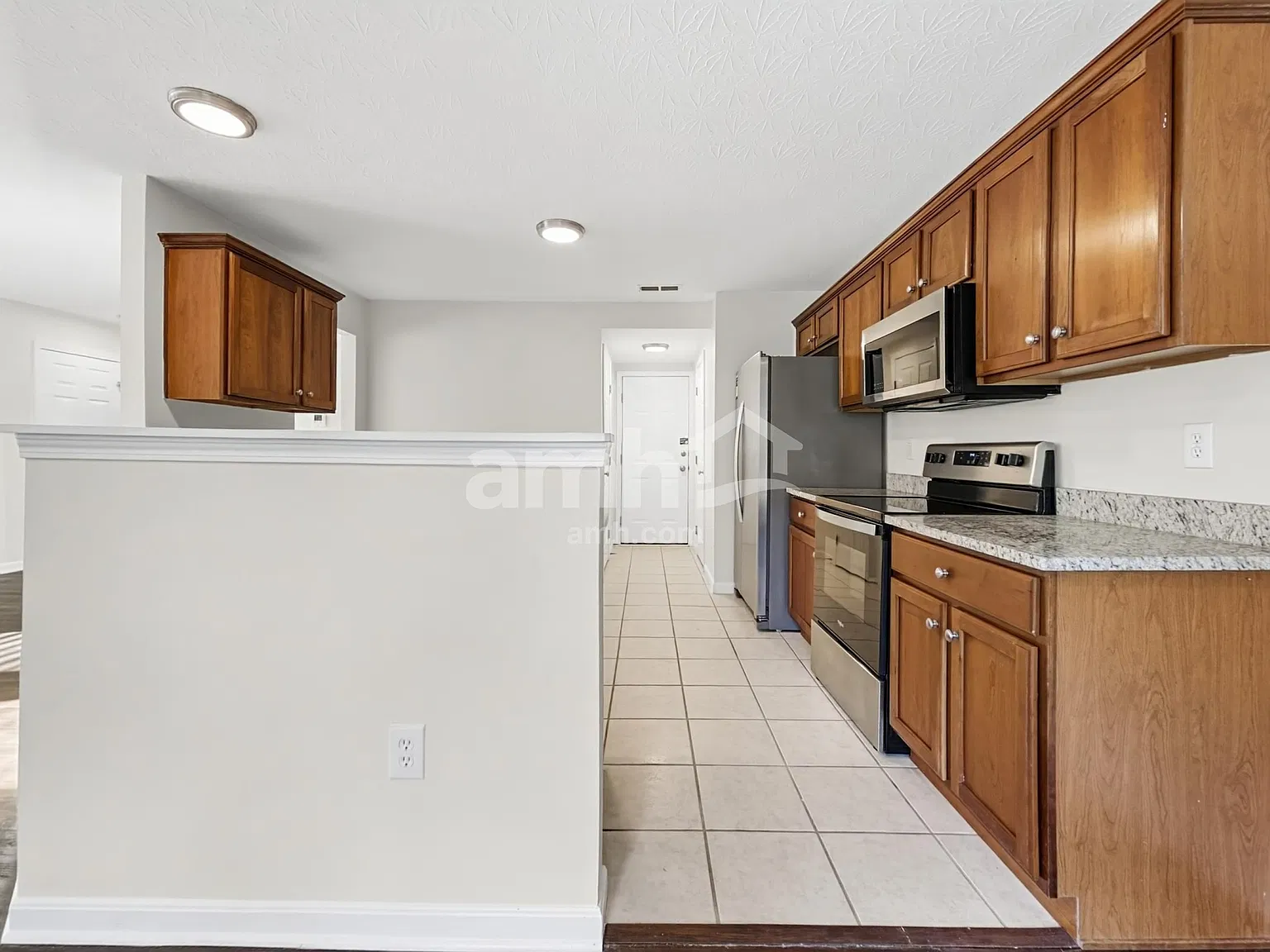 3 bed, 2.5 bath, 1766 sqft, $2,370 — Photo 4