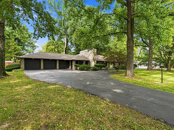 3rd image of 5904 Allisonville Rd