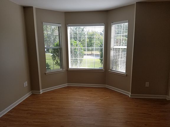 Living Rm Bay Windows