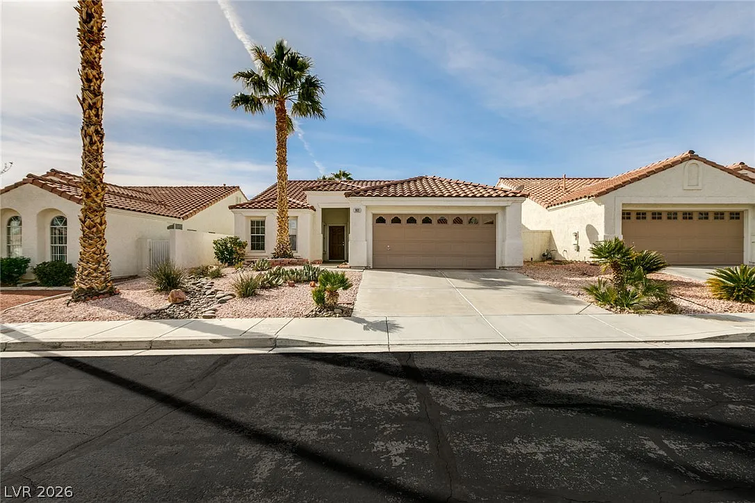 3 bed, 2.0 bath, 1460 sqft, $2,250 — Photo 1