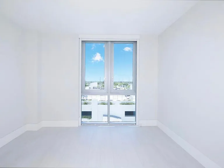 17111 Biscayne Blvd #702 — Photo 6