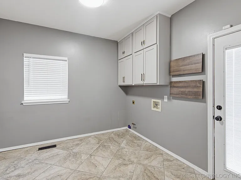 9718 S 99th East Ave — Photo 22