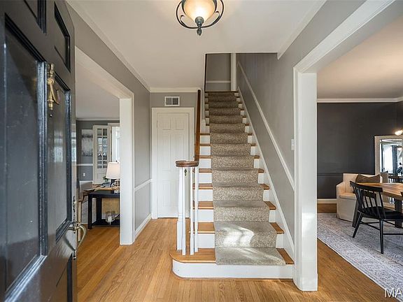 4th image of 301 E Bodley Ave