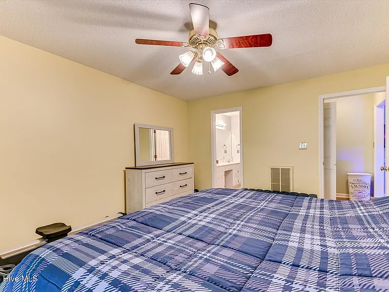 2528 Commons Trce — Photo 29
