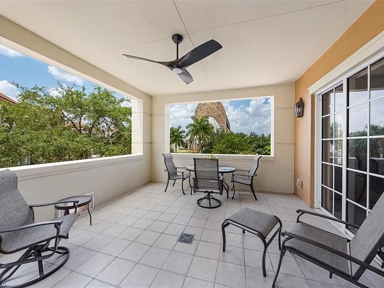 5068 Annunciation Cir #4210 — Photo 2