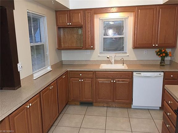 2nd image of 680 E 266th St