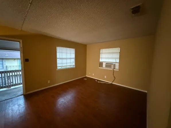 2007 Anchor Dr APT 4, San Antonio, TX 78213