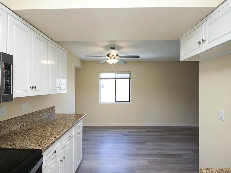 874 S Marengo Ave #10 — Photo 12