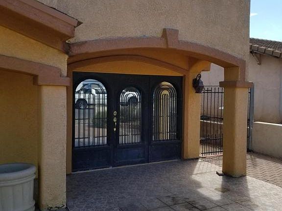 5th image of 221 N Organ Pipe St