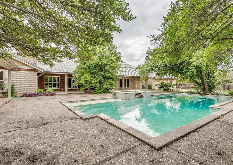 1st image of 10625 Lennox Ln