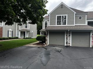 1945 Eagle Pointe #72, Bloomfield Hills, MI 48304