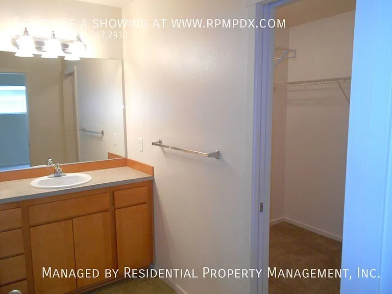 2095 NE Sheffield Ave — Photo 14