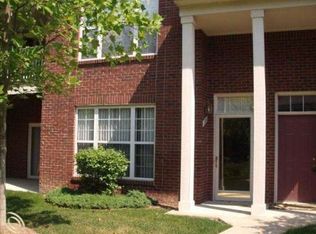 1721 Deepwood Cir #1, Rochester, MI 48307