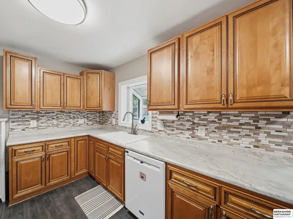 551 Trail Ridge Rd, Lincoln, NE 68505