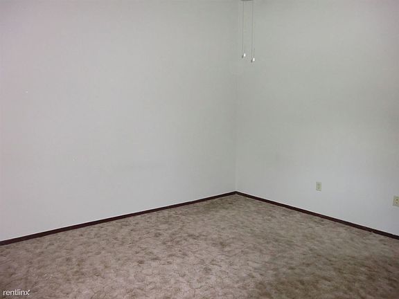 Gillham 528 1 Master Bedroom (2)