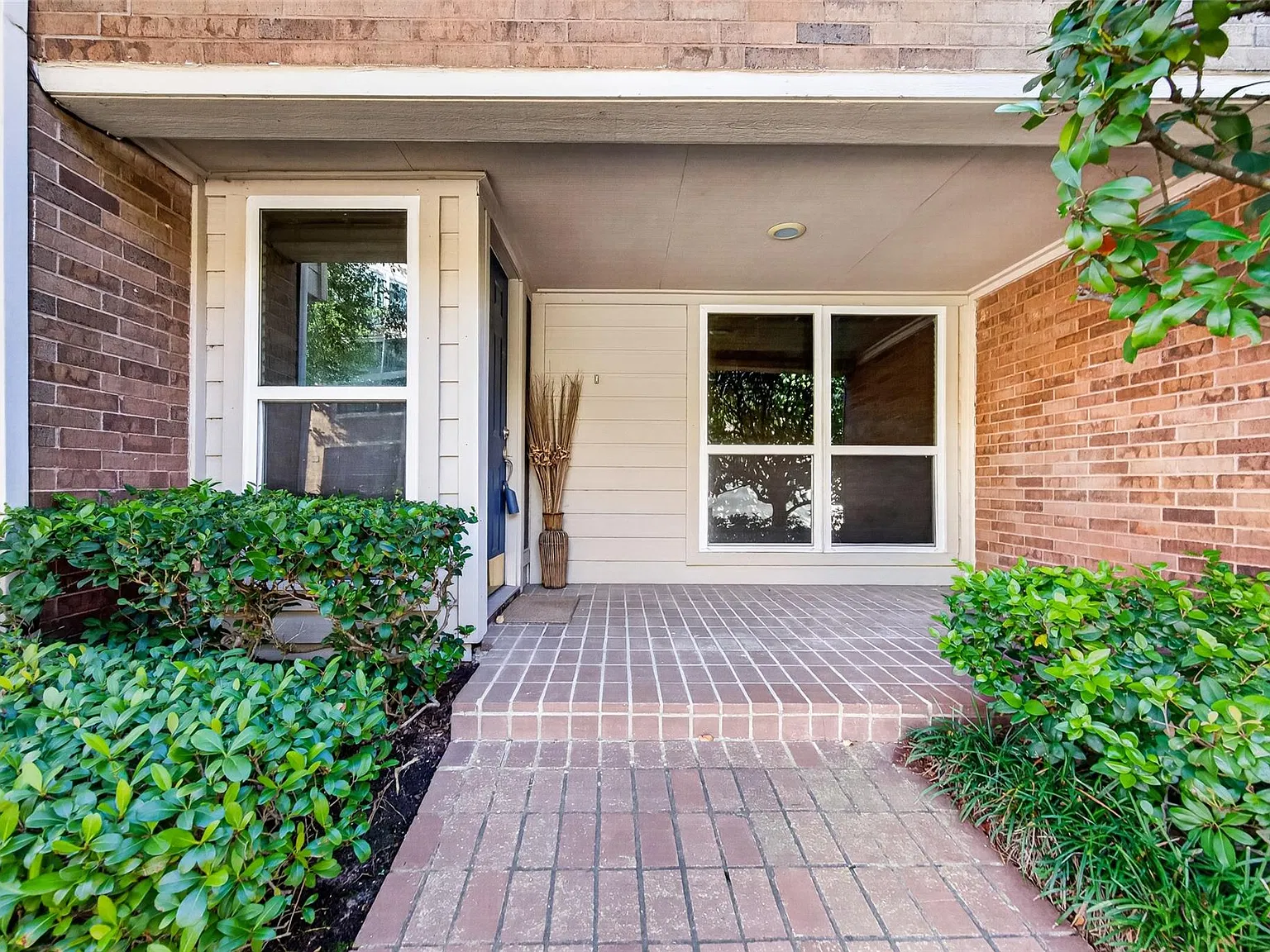 4 bed, 3.0 bath, 2238 sqft, $4,500 — Photo 3