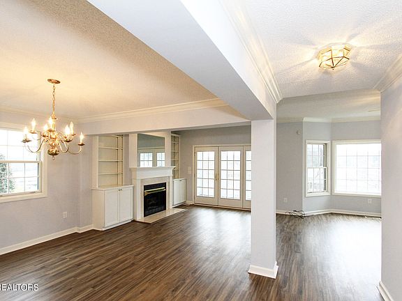 2nd image of 512 Riverfront Way