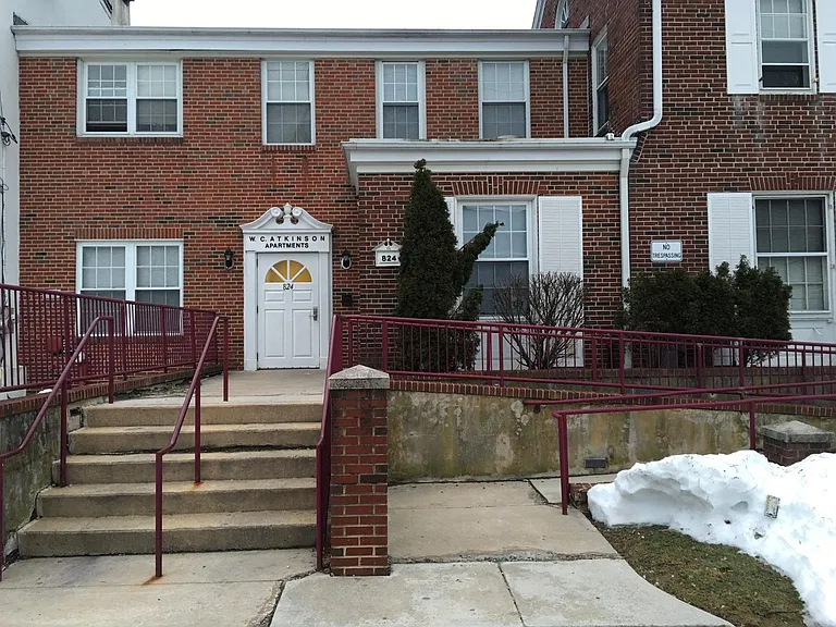 824 E Chestnut St — Photo 7