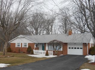 1876 Maumee Dr, Defiance, OH 43512