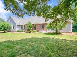 1 Pine Ridge Rd, Ellington, CT 06029