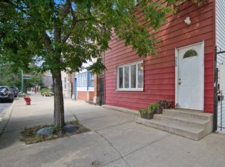958 W 19th St #1R, Chicago, IL 60608