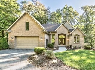 153 Pembrooke Ln, Butler, PA 16002