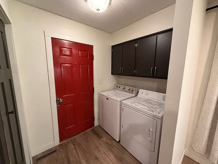 318 N Park St — Photo 11