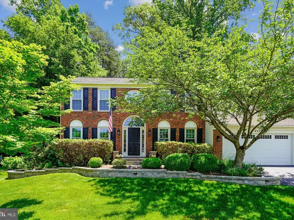 8007 Oak Bridge Ln, Fairfax Station, VA 22039