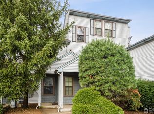 1106 Woodbridge Comns Way, Iselin, NJ 08830