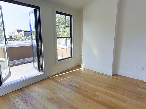 4th image of 580 Mac Donough St