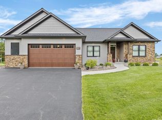 521 Walnut St, Hinckley, IL 60520
