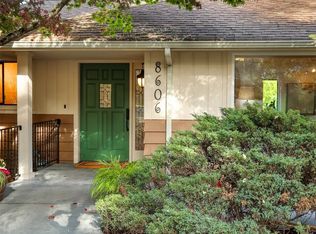 8606 29th Ave NE, Seattle, WA 98115