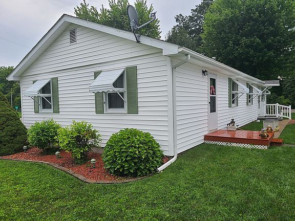 3rd image of 100 W Lakeview Dr