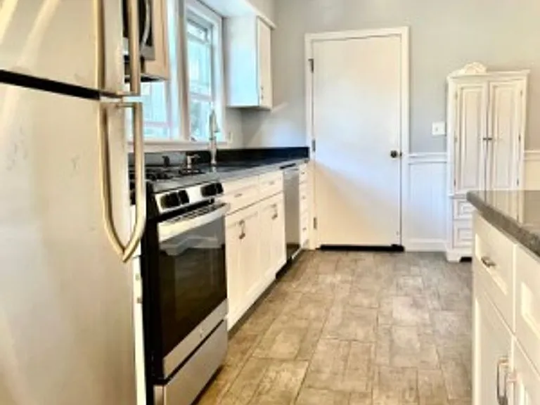 41-43 N Crescent Cir #2B — Photo 15