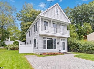 211 W End Ave, Hopatcong, NJ 07843