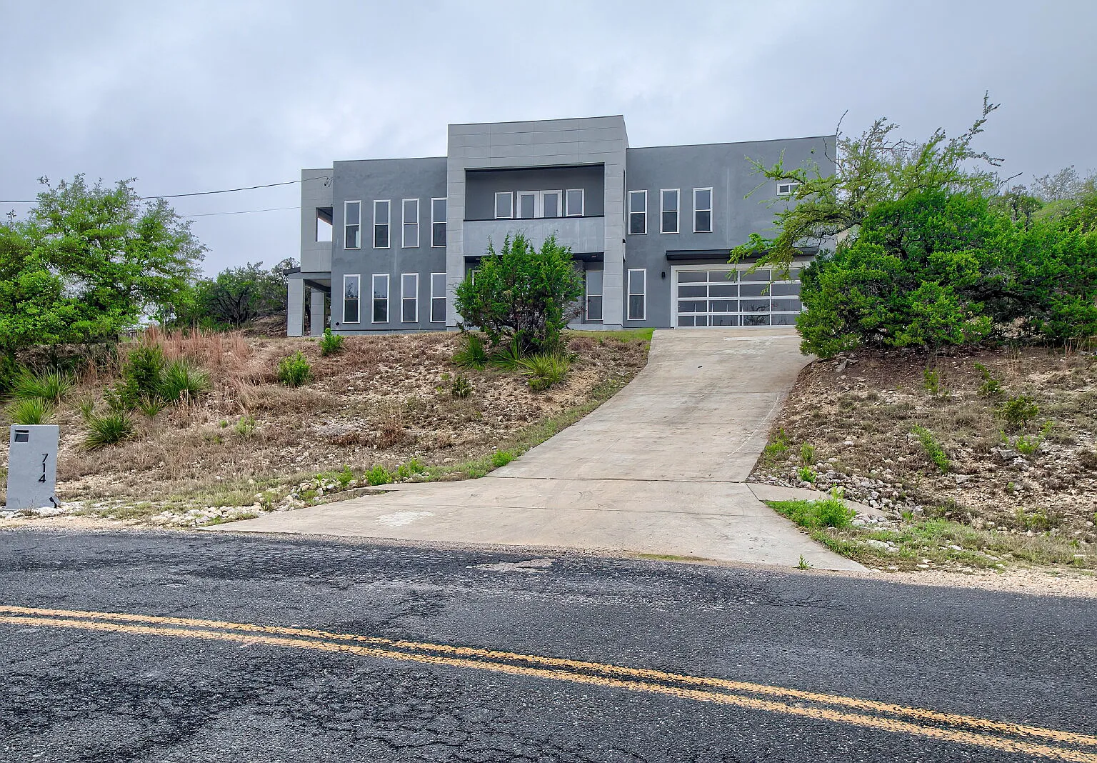 4 bed, 3.5 bath, 3044 sqft, $3,850 — Photo 1