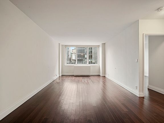 4th image of 212 E 47th St APT 21J