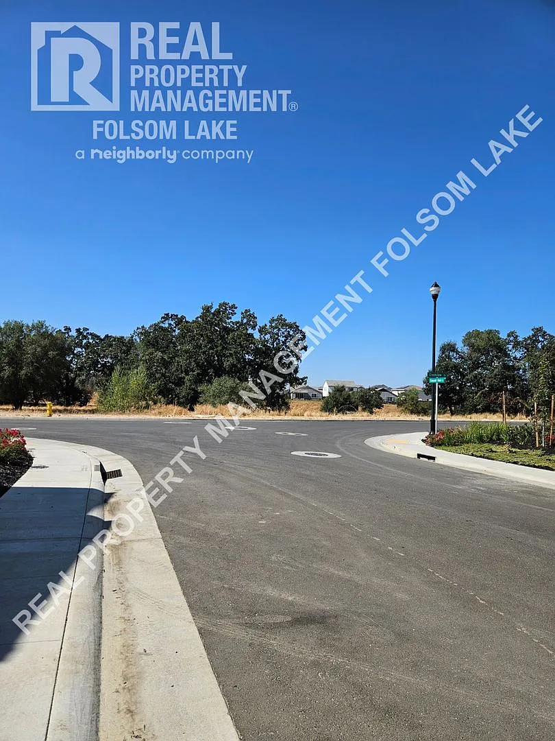 Coming Soon Large 4 Bedroom Home In New Winding Creek Community In Roseville — Photo 3