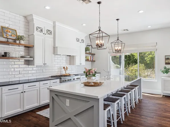 3233 E INDIGO Circle, Mesa, AZ 85213