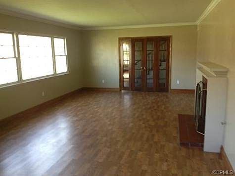 5th image of 855 Avery St