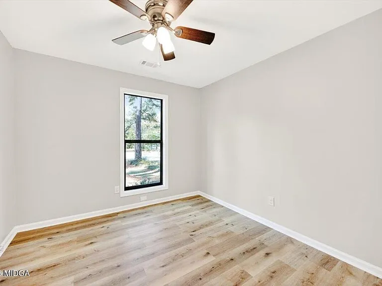 1376 Greentree Pkwy — Photo 22