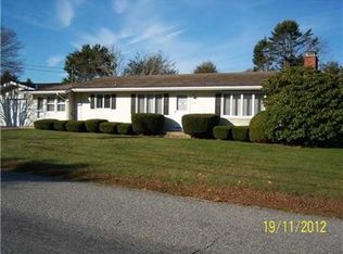 26 Lambert St, Narragansett, RI 02882