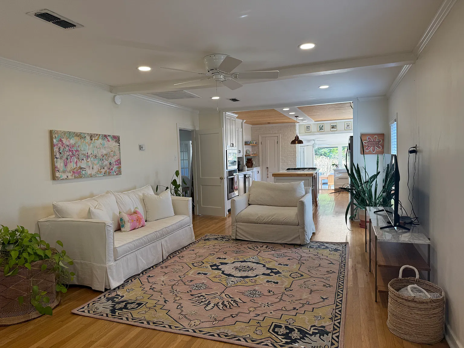 2 bed, 1600 sqft, $2,500 — Photo 4