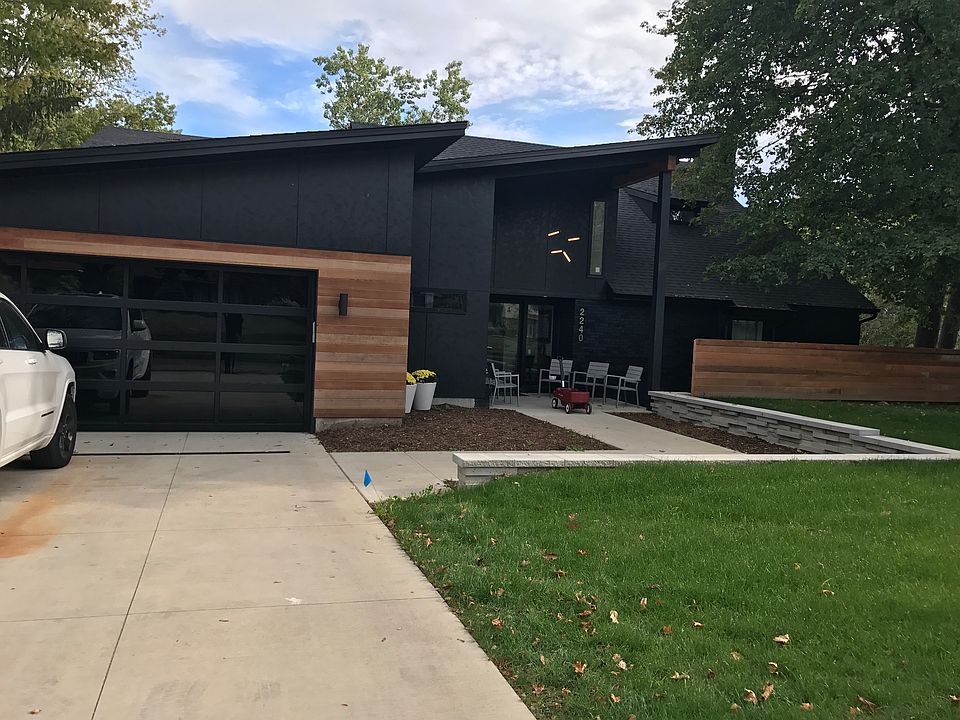 1st image of 2240 Glen Echo Dr SE