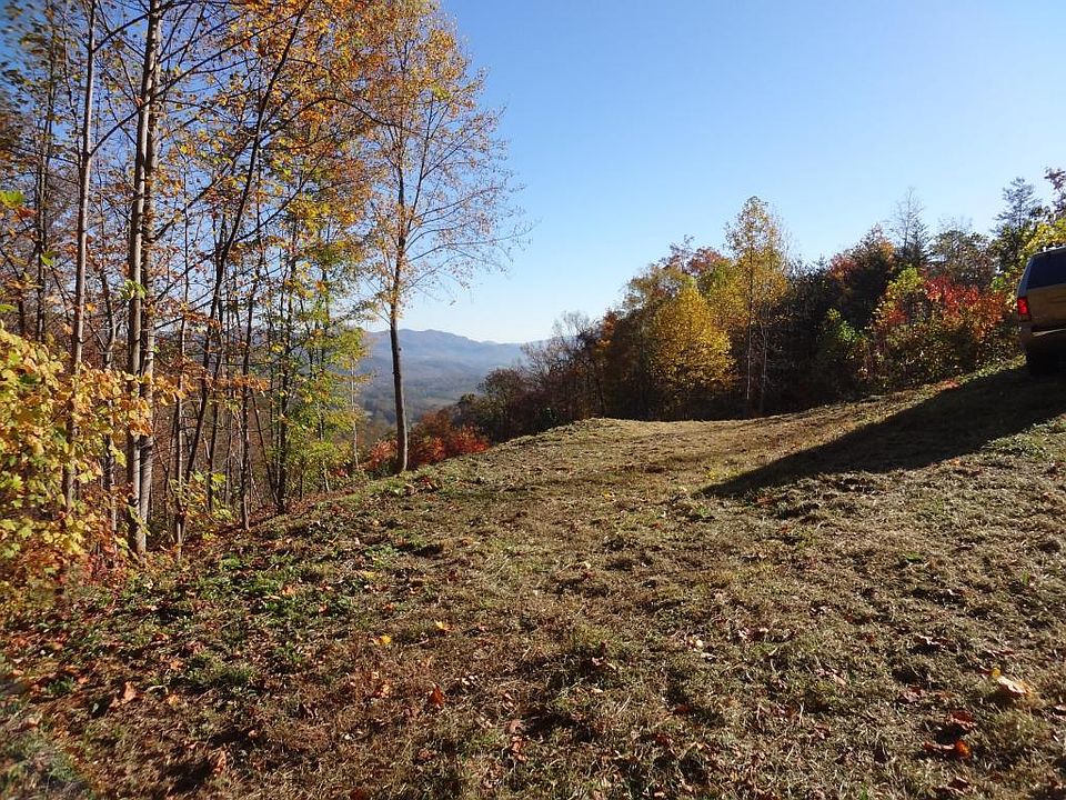 2nd image of 612 Bear Den Rd