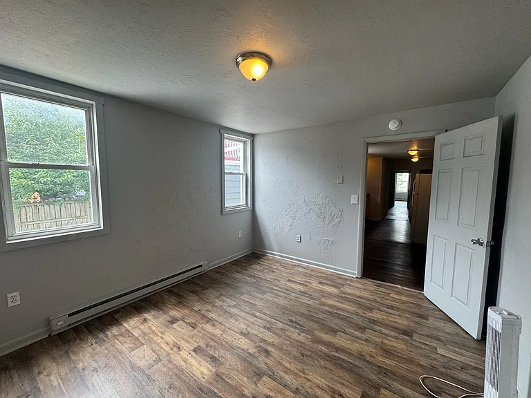 51 S Queen St #1 — Photo 47