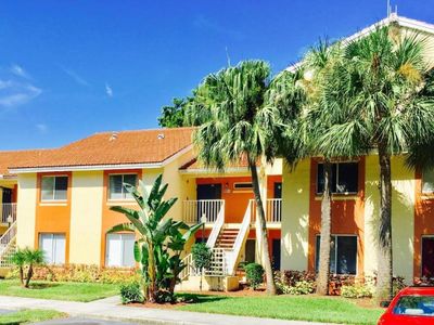 1130 The Pointe Dr, West Palm Beach, FL, 33409