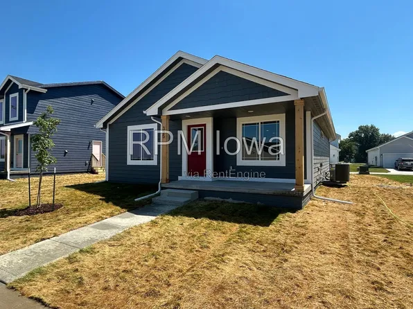 325 Freedom Way, Knoxville, IA 50138