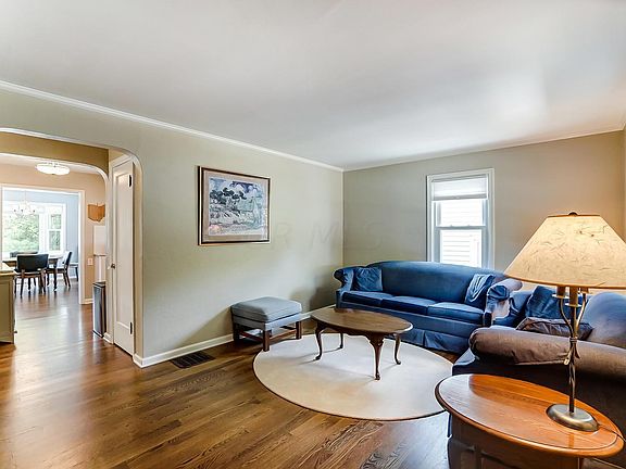 5th image of 207 Rosslyn Ave